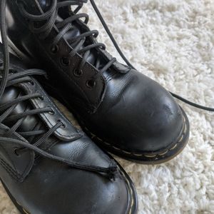 1919 Dr. Martens Size 7 Women's